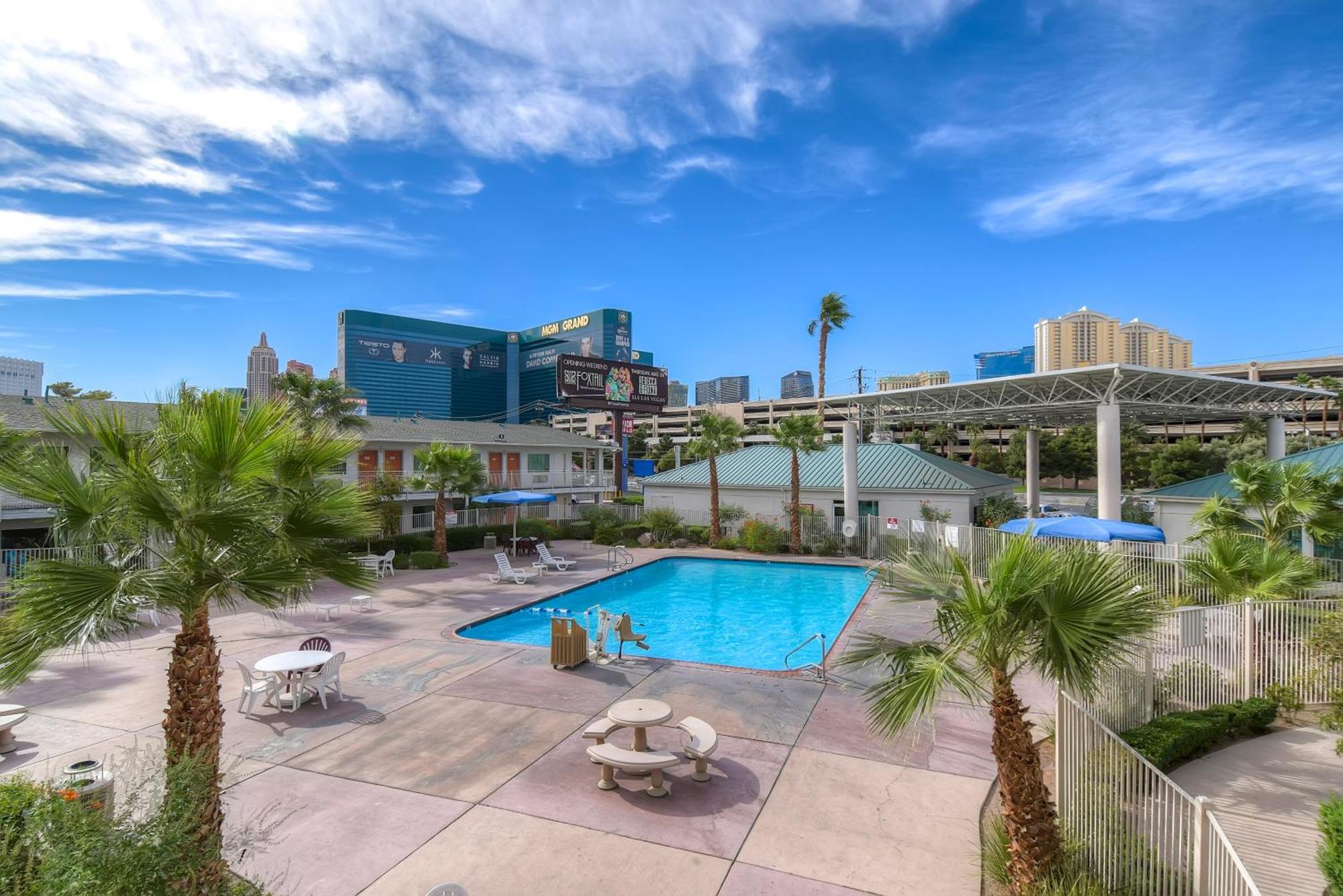6 Vegas, Nv - Tropicana Hotel