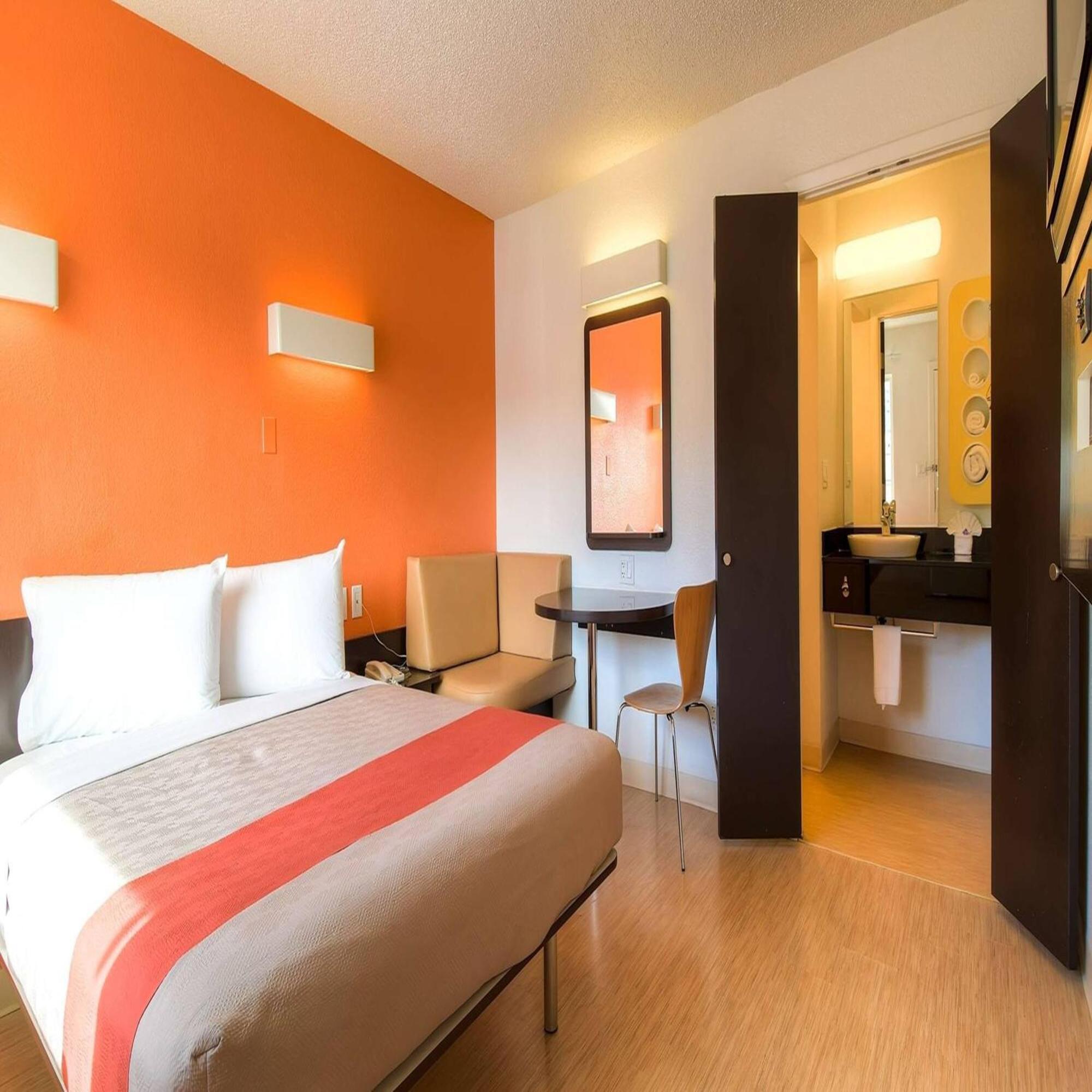 Hotel 6 Vegas, Nv - Tropicana Las Vegas