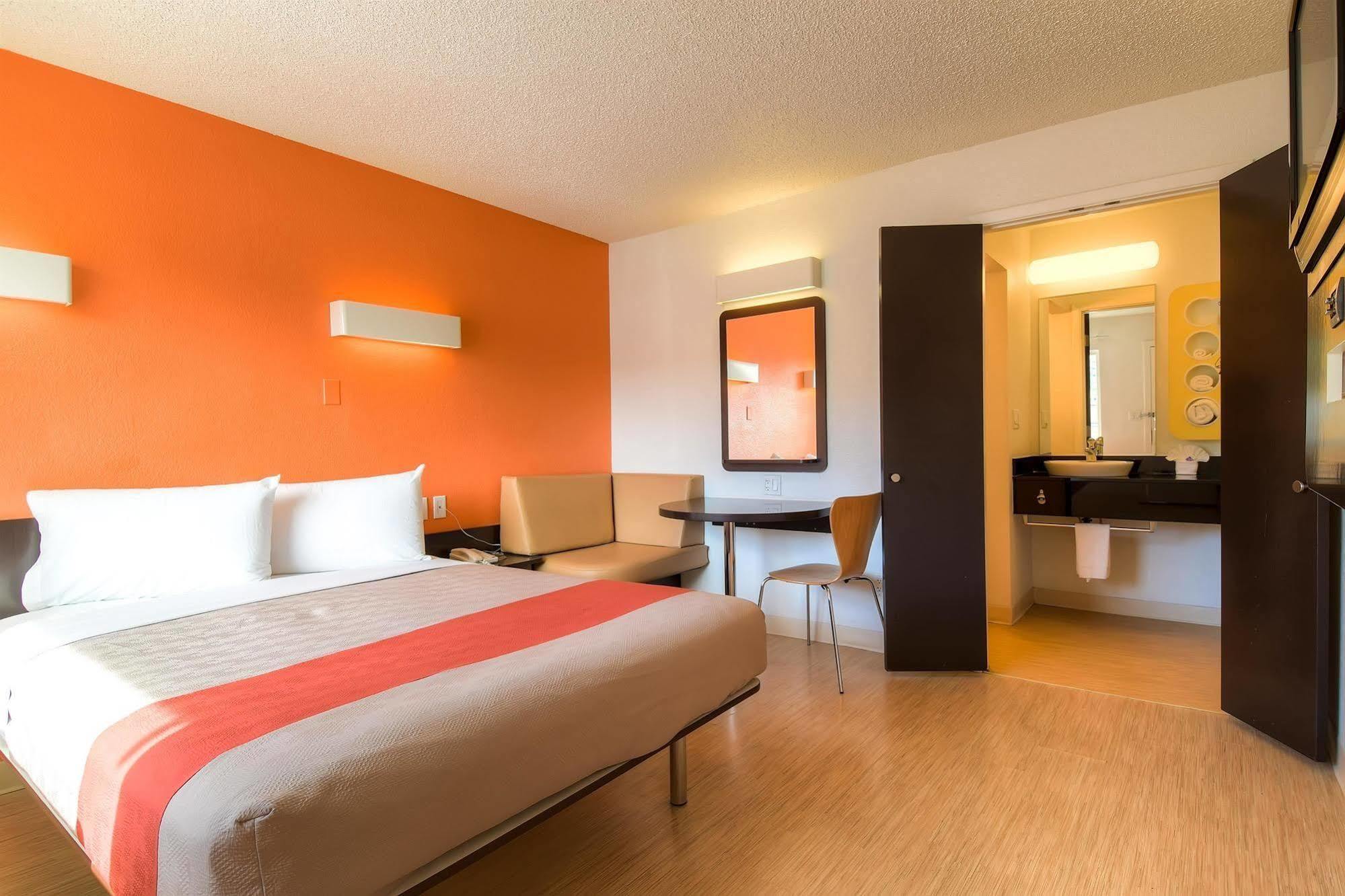 Hotel 6 Vegas, Nv - Tropicana 2*
