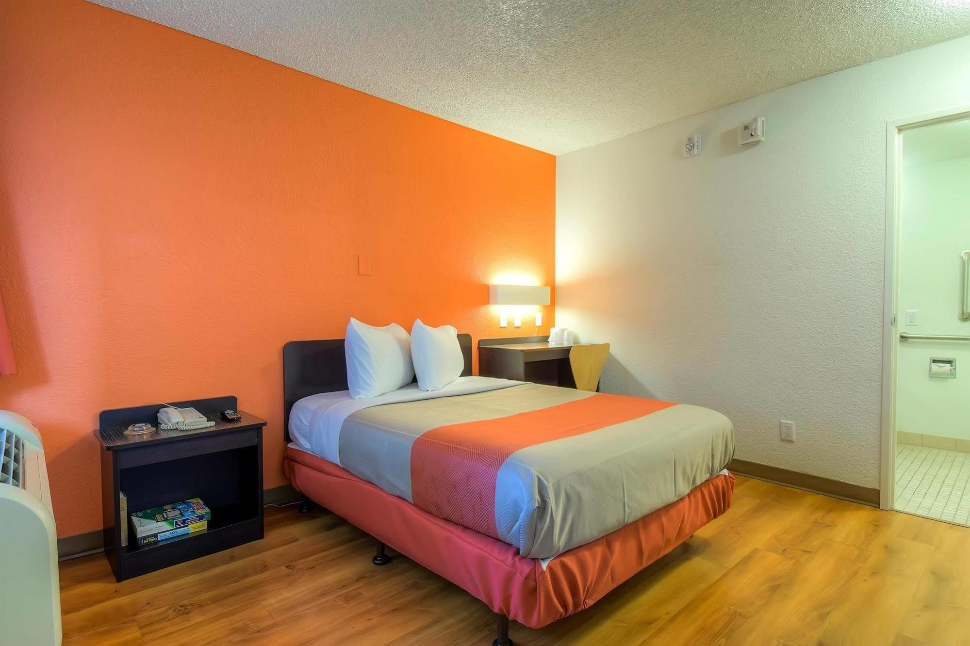 6 Vegas, Nv - Tropicana