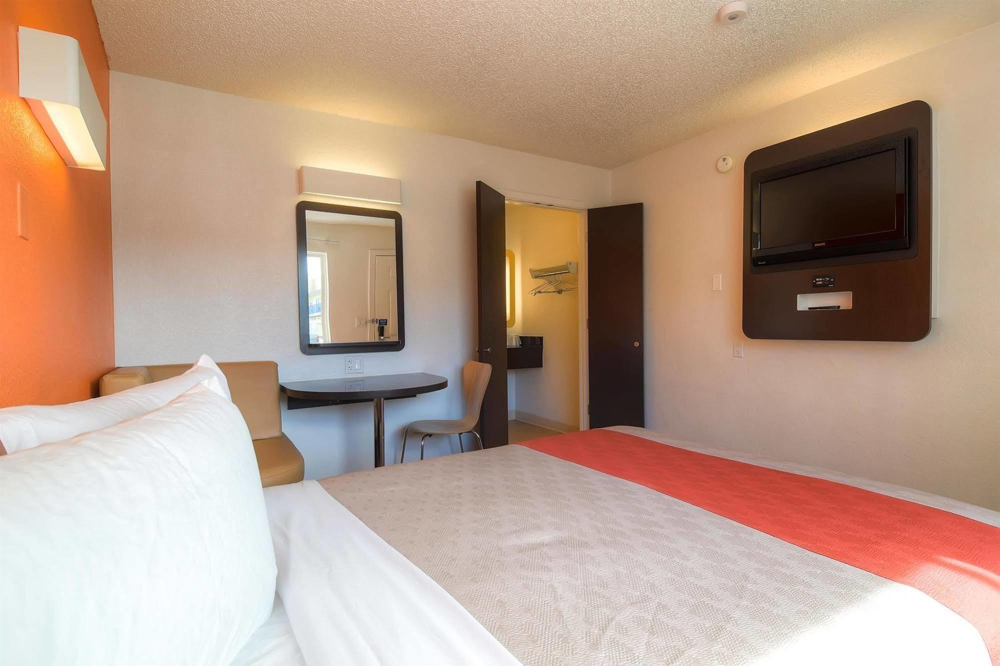 6 Vegas, Nv - Tropicana Hotel 2*